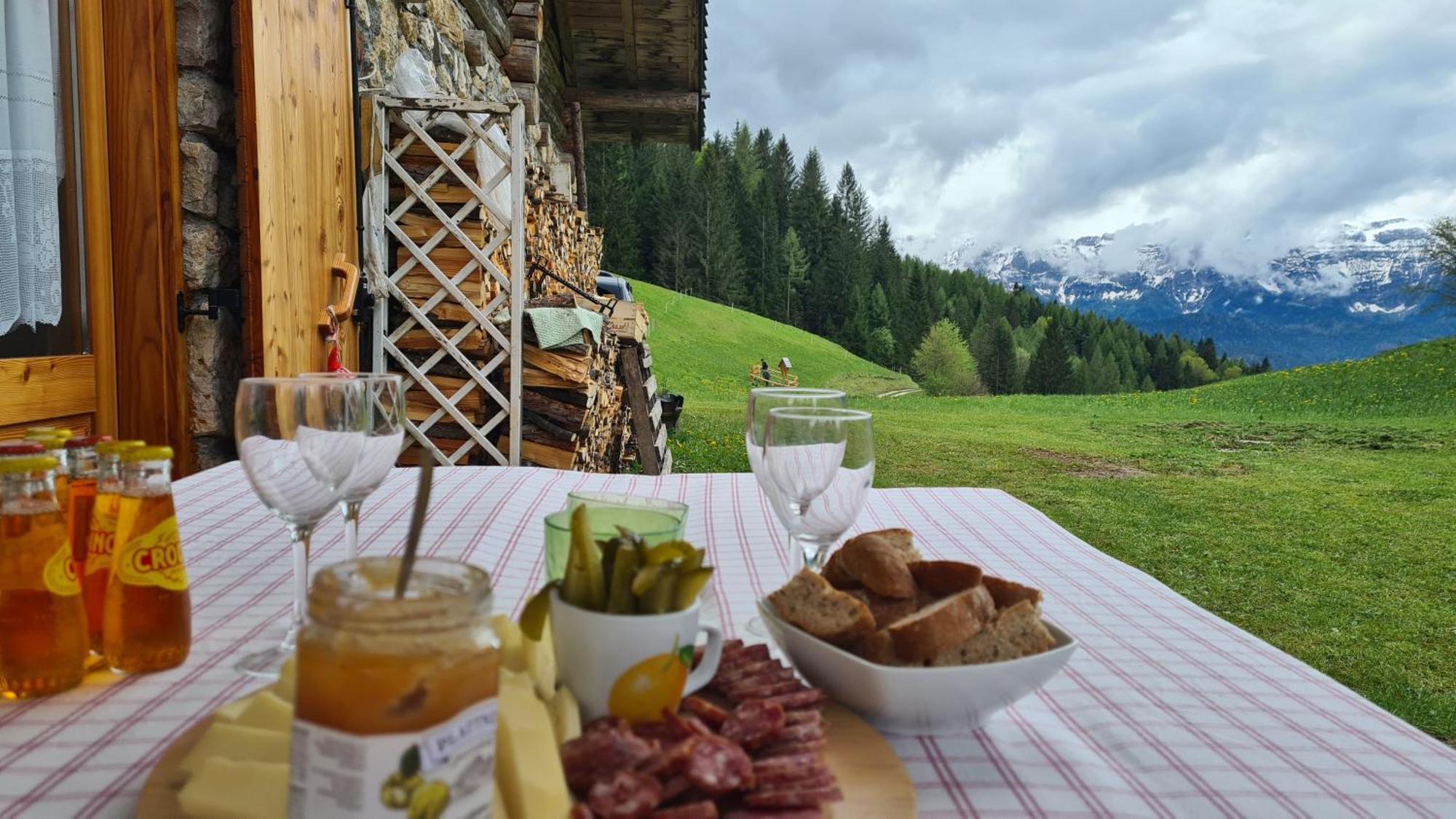 Baita Pra Petina Pale Di San Martino Siror Luaran gambar