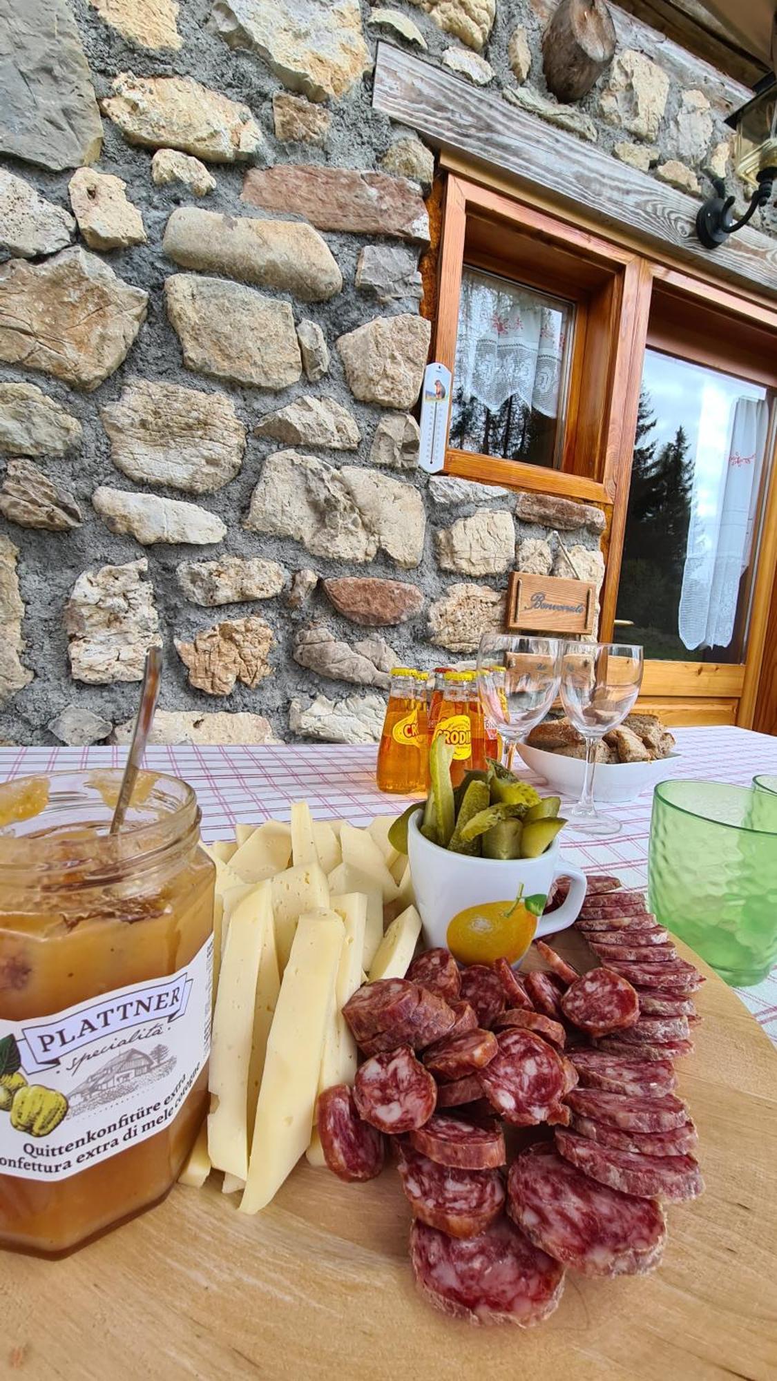 Baita Pra Petina Pale Di San Martino Siror Luaran gambar